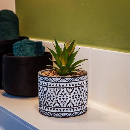 Green & Modern - City - Netflix - Wifi - 2 Person Essen Esterno foto