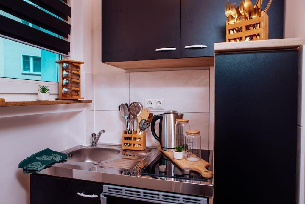 & Modern - - Netflix - Wifi - 2 Person Apartment Essen